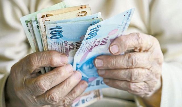 Emekliler seyyanen zam talep ediyor