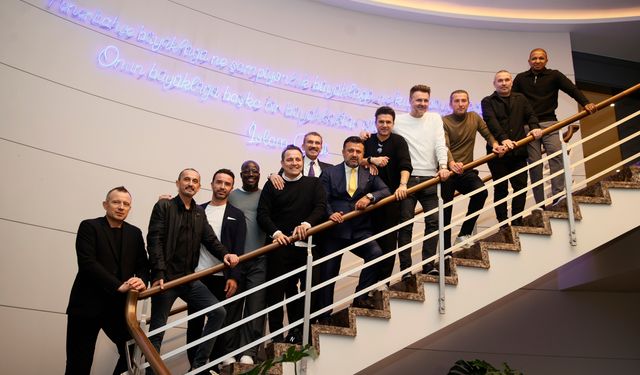 Fenerbahçe’nin eski yıldızları buluştu: Derbi tahminleri peş peşe geldi