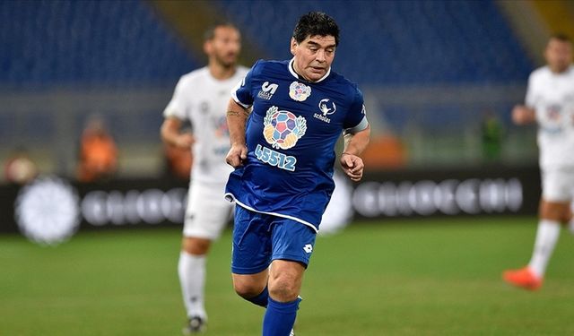Futbolun efsanesi Maradona ölümünün 5. yılında anıldı
