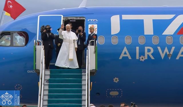 Papa, Türkiye seyahatinin ardından Lübnan’a gitti