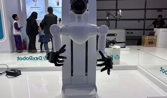 Dijital dünyanın son teknolojileri Wuzhen’da: Düşünce kontrollü sandalye sergilendi