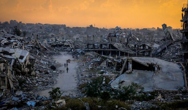 İsrail, Gazze’nin merkezine saldırı düzenledi