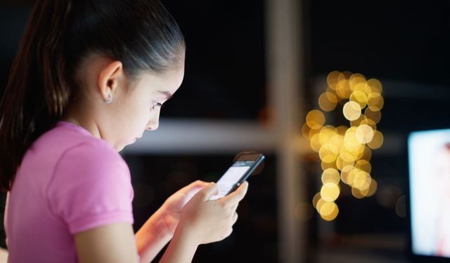 İsrail’den ilkokullarda cep telefonu yasağı