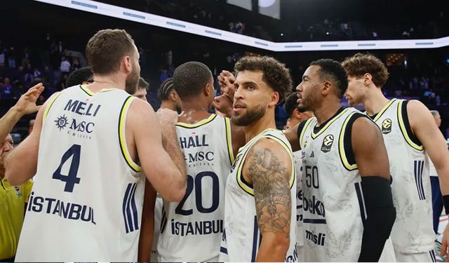EuroLeague mücadelesi çatı sızıntısı nedeniyle ertelendi