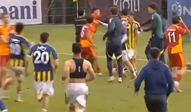 Fenerbahçe-Galatasaray U-19 maçında yumruklu kavga!