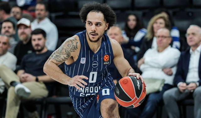 Anadolu Efes kaptanı Shane Larkin, ameliyat edildi