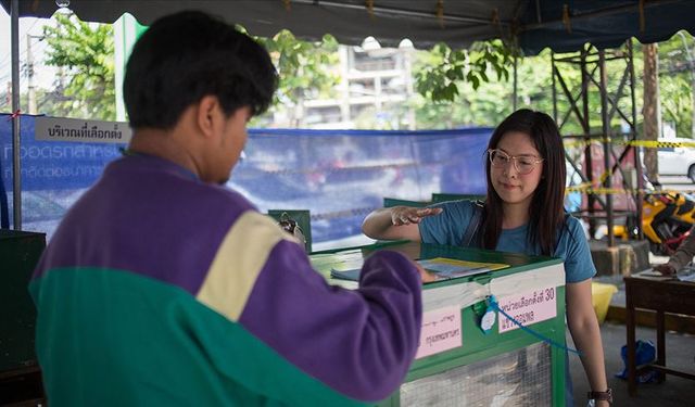 Tayland’da parlamento feshedildi: Ülke erken seçime gidiyor