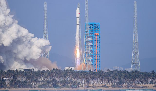 Çin uzayda rekor kırdı: 2025’te 50 ticari fırlatış