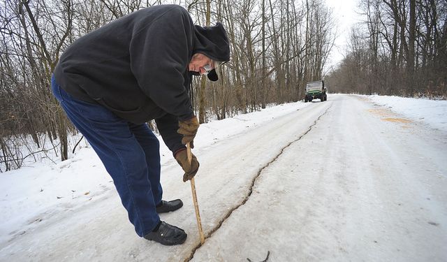 ABD’de buz depremi: Kış fırtınası sonrası yeraltından sesler geldi, yollar ve ağaçlar yarıldı