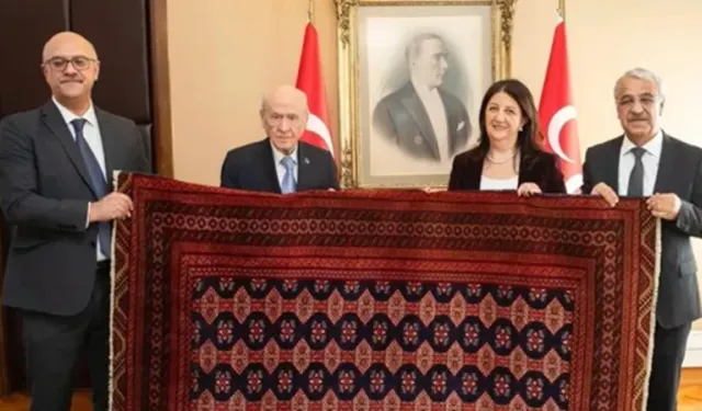 Öcalan, MHP lideri Bahçeli'ye kilim hediye etti