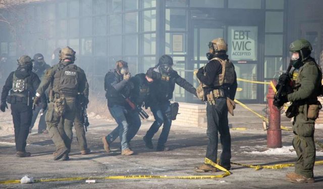 ICE’in ölüm olayında ‘Tehdit’ iddiası videolarla çürütüldü