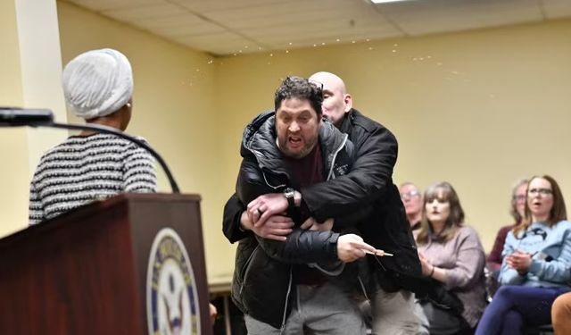 Trump’ın hedefindeydi: Somalili Ilhan Omar’a Minneapolis’te saldırı