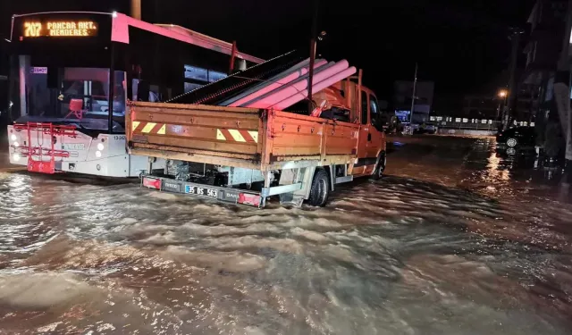 İzmir’de sağanak can aldı: Alt geçitte mahsur kalan sürücü hayatını kaybetti