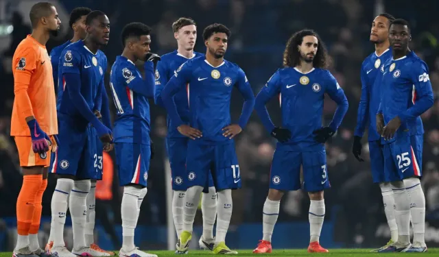 Chelsea iki farklı üstünlüğü koruyamadı: Leeds United deplasmandan puan çıkardı