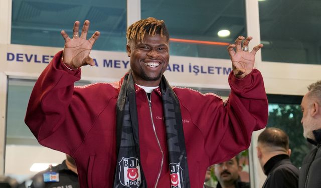 Beşiktaş yeni transferini KAP'a bildirdi: Agbadou ile anlaşmaya varıldı