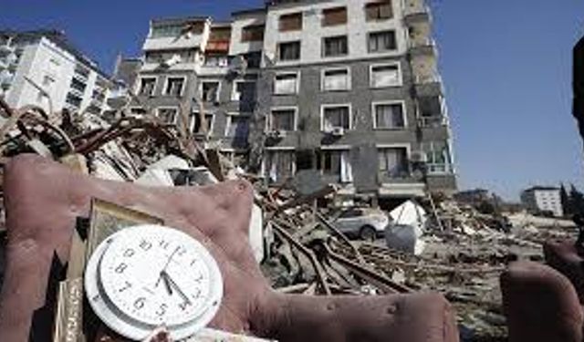 6 Şubat depreminde hayatını kaybedenler anılıyor