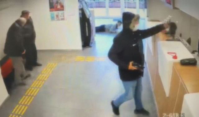 Fatih’te 112 bin TL’lik banka soygununun görüntüleri ortaya çıktı