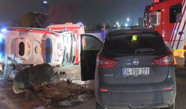 Kartal’da ambulans ile cip çarpıştı: Yaralılar var