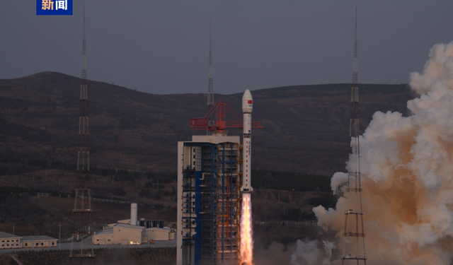 Çin, iki yeni uyduyu uzaya fırlattı