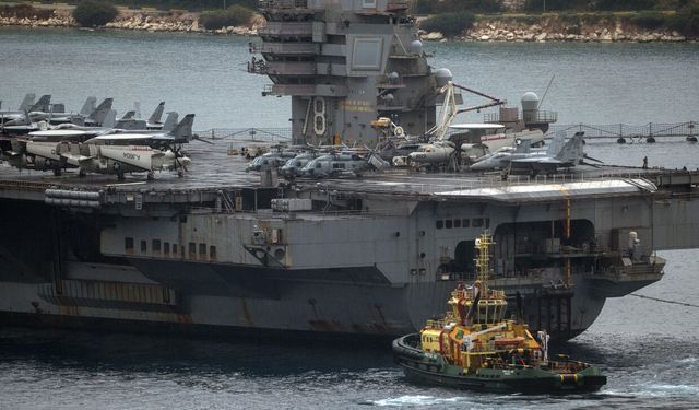 Gerald R. Ford hizmet dışı: Mürettebat çamaşır bile yıkayamıyor