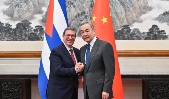 Çin ve Küba’dan ilişkileri güçlendirme mesajı