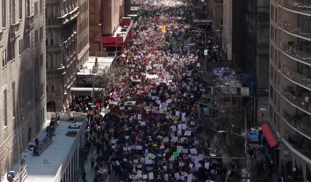 ABD'de milyonlar sokağa çıktı: "Trump gitmeli"