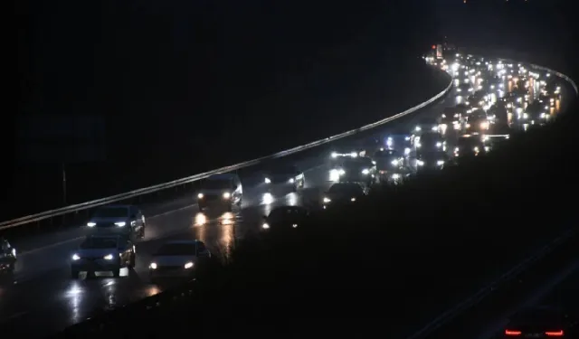 Ramazan Bayramı dönüş trafiği başladı: Anadolu Otoyolu ve D-100’de yoğunluk oluştu