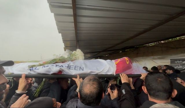 İsrail’in öldürdüğü gazeteci Fatima Ftouni’ye savaşın gölgesinde veda...