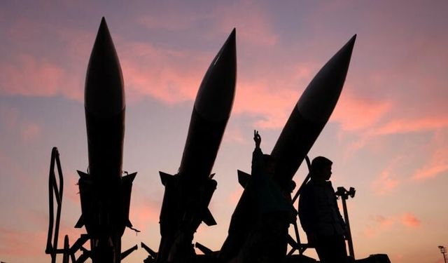 İran'dan bir ilk: 4 bin kilometreye iki füze atıldı!