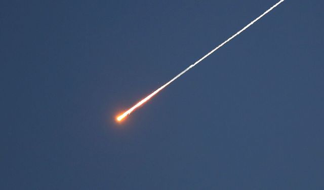 İran, ABD askerlerinin Dubai’deki sığınaklarını füzelerle vurdu!