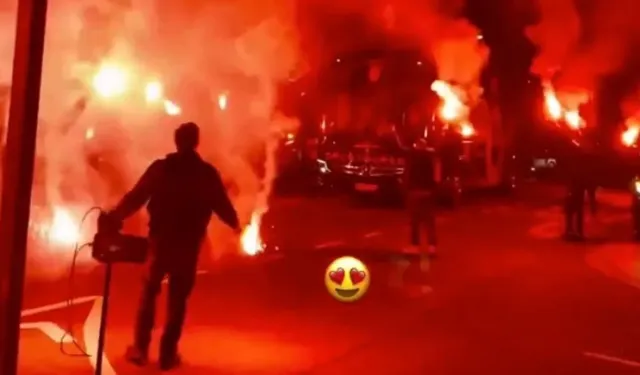 Galatasaray taraftarı Liverpool'da geceyi aydınlattı!