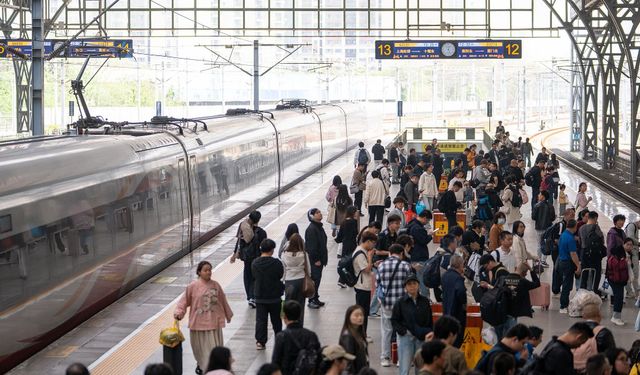 Çin’de Qingming tatilinde seyahat rekoru: 845 milyon yolculuk