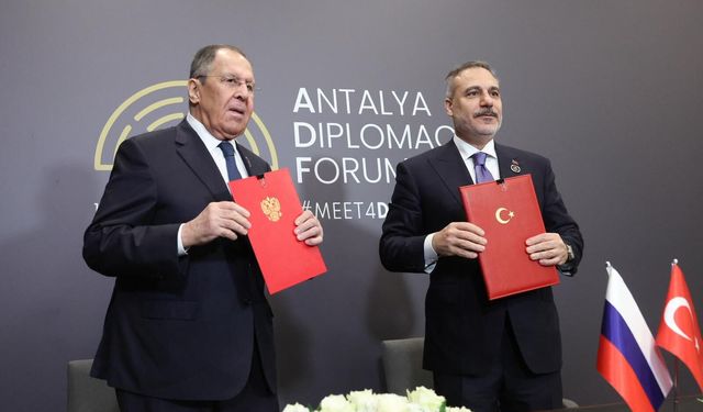 Fidan ve Lavrov bir araya geldi: Türkiye-Rusya arasında yeni anlaşma!