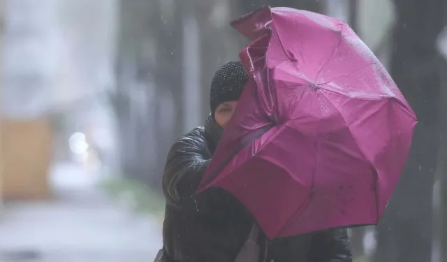 Meteoroloji'den kritik uyarı: Sağanak yağış tüm yurdu esir alacak