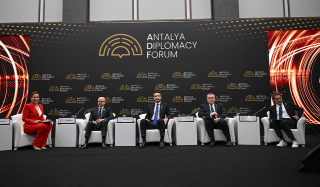 Antalya Diplomasi Forumu'nda "küresel enerji" paneli düzenlendi
