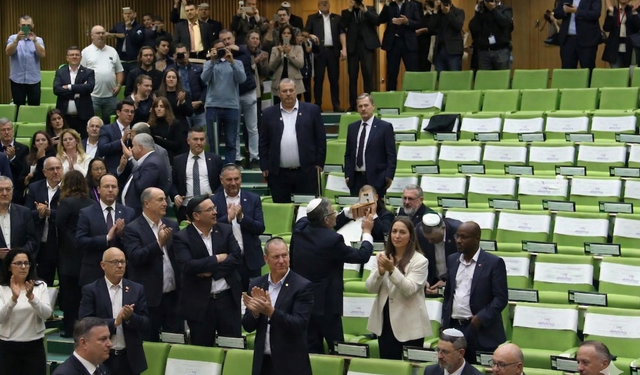 İsrail Parlamentosu, Filistinlilere idam kararını alkışlarla karşıladı