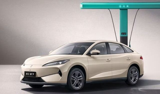 BYD’den 10 dakikada şarj olan elektrikli taksi