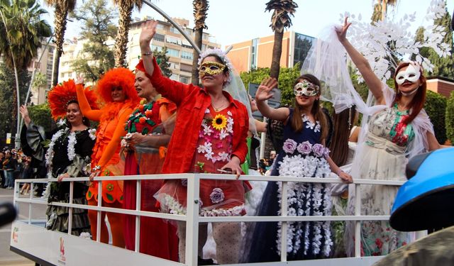 Portakal Çiçeği Karnavalı’nda rekor: 1 milyonu aşkın katılım
