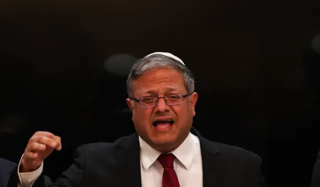 Ben Gvir'den Netanyahu'ya: Masaya vurup savaşa geri döneceğini söyle