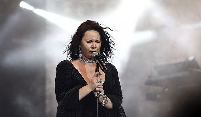 Binlerce kişi sıraya girmişti: Şebnem Ferah konserine ek tarih geldi!