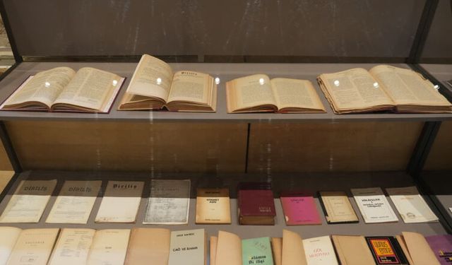 Sezai Karakoç’un ilk kez sergilenen arşivi ziyaretçilere açıldı