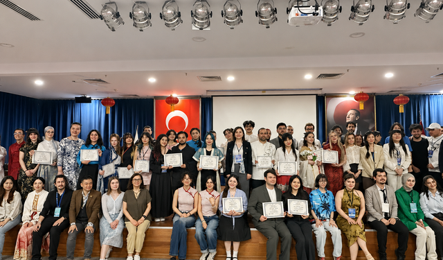 Yeditepe Üniversitesi’nde Çince rüzgarı: 5. Türkiye Üniversite Öğrencileri Çince Karaoke ve Şiir Yarışması Düzenlendi