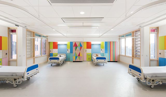 Çocuk doktoruna 130 ayrı cinsel suçlamayla dava