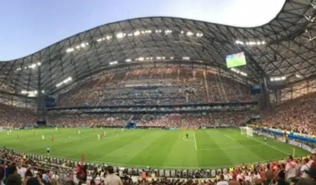 Bir dönem Şampiyonlar Ligi efsanesi tüm oyuncularını satışa çıkardı!