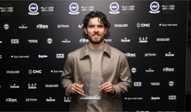 Ferdi Kadıoğlu, Brighton'da sezonun oyuncusu seçildi