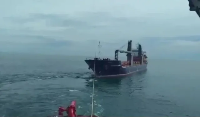 Marmara’da arızalanan kuru yük gemisi güvenli bölgeye çekildi