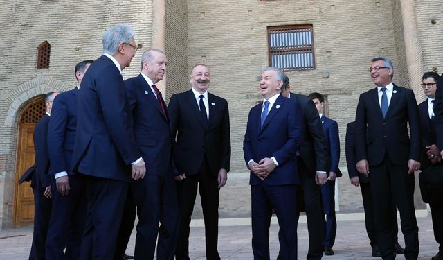 Cumhurbaşkanı Erdoğan, Türkistan'da kültür gezisine katıldı