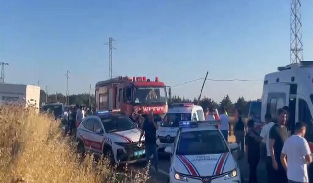Silivri'de servis minibüsü devrildi; 2 ölü, 10 yaralı