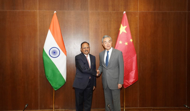 Wang Yi’den Çin-Hindistan ilişkilerinde istikrar çağrısı