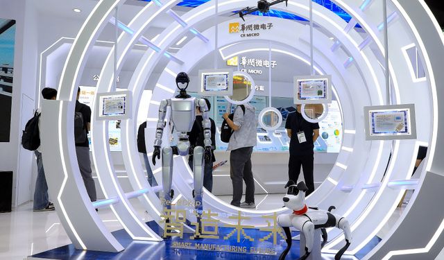 Çin'de insansı robot üretiminde tarihi eşik: 100 bini aşacak